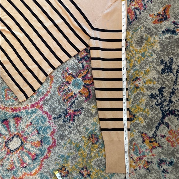 Express Beige and Black Knit Top - Picture 14 of 16